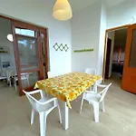 In 54702 アパート *