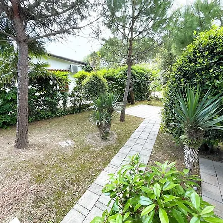 In 54702 Apartment *